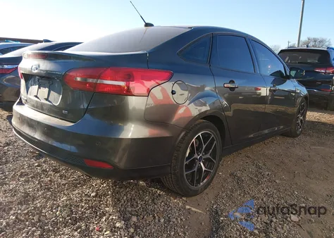 2018 Ford Focus Sel z USA, uszkodzony, nr VIN 1FADP3H2XJL258889